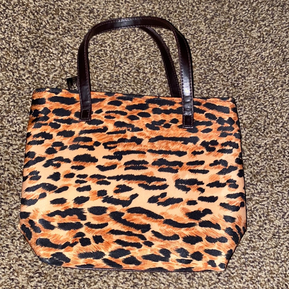 Estée Lauder bag
